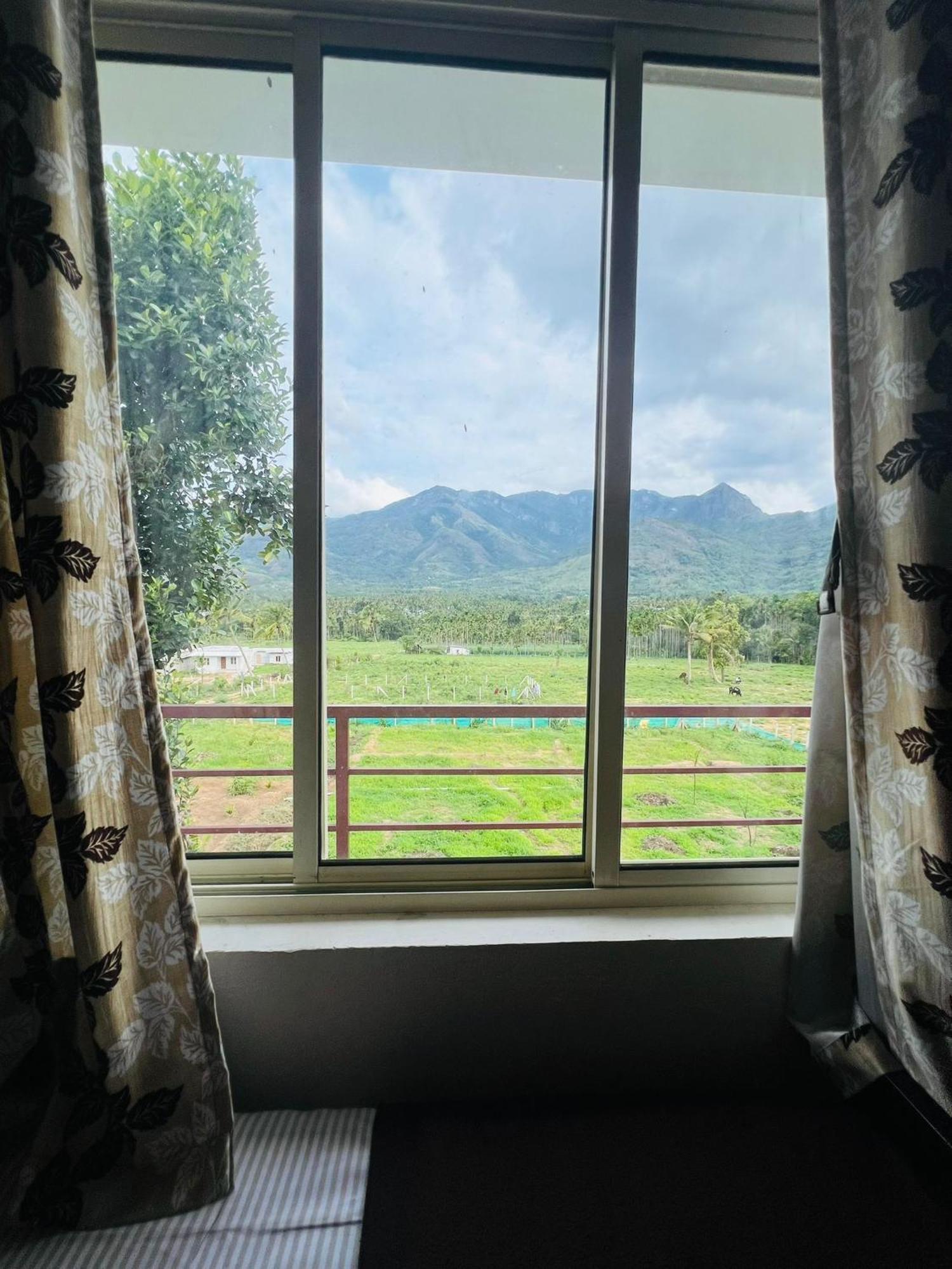 Kadampil Farm House Maraiyur Bagian luar foto